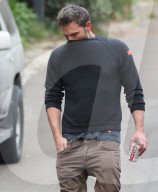 PREMIUM EXCLUSIVE Ben Affleck looks so skinny with his diet beverage