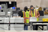 NEWS - USA Wahlen: Zählung der Briefwahlstimmen in Philadelphia, Pennsylvania