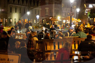 NEWS - Coronavirus: Ein letztes Mal feiern vor dem 2. Lockdown in Grossbritannien