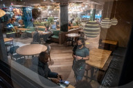 NEWS - Coronavirus: Ein letztes Mal feiern vor dem 2. Lockdown in Grossbritannien