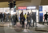 NEWS - Coronavirus: Letzter Abend vor dem 2. Lockdown in Grossbritannien