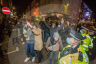 NEWS - Coronavirus: Letzter Abend vor dem 2. Lockdown in Grossbritannien