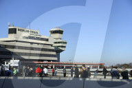 NEWS - ye, Bye Tegel: Der Flugbetrieb am Flughafen Berlin-Tegel wird eingestellt
