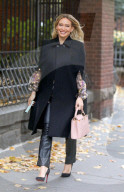 Hilary Duff Happy to be Back on the set of Younger