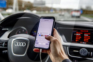 NEWS - Holland: Neue Kameras melden der Bussgeldstelle sofort Verstšsse bei der Handynutzung im Auto