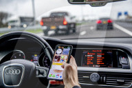 NEWS - Holland: Neue Kameras melden der Bussgeldstelle sofort Verstšsse bei der Handynutzung im Auto