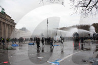 NEWS - Coronavirus:  Proteste gegen Corona-Politik in Berlin