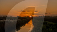 FEATURE - Sonnenuntergang über Flachmoor in Cambridgeshire