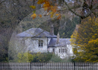 ROYALS -  Ein Umzugswagen fährt zum Frogmore Cottage, wo Prinzessin Eugenie gerade eingezogen ist 