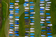 FEATURE - Hunderte von Booten überwintern auf dem Rasen in Cambridgeshire
