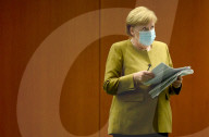 NEWS - Bundeskanzlerin Merkel nach Videokonferenz mit BundeslŠndern