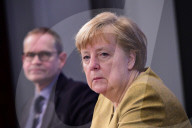 NEWS - Bundeskanzlerin Merkel nach Videokonferenz mit BundeslŠndern