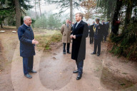 ROYALS -  König Willem-Alexander eröffnet den Nationalen Veteranenfriedhof in Loenen