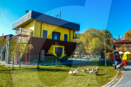 FEATURE -   Auf dem Kopf stehendes Haus in Ankara