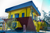 FEATURE -   Auf dem Kopf stehendes Haus in Ankara