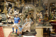 FEATURE - Neapel: Terrakotta-Figuren für die Krippe von Maradona und US-Präsident Biden
