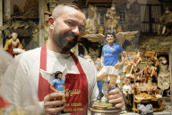 FEATURE - Neapel: Terrakotta-Figuren für die Krippe von Maradona und US-Präsident Biden
