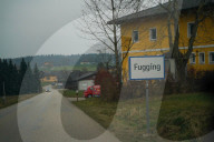 FEATURE -  Aus der Ortschaft Fucking wird Fugging