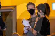 SPORT - Verunfallter Formel-1-Pilot Romain Grosjean mit eingebundenen Händen in Bahrain