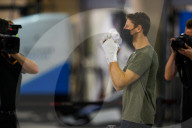 SPORT - Verunfallter Formel-1-Pilot Romain Grosjean mit eingebundenen Händen in Bahrain