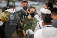 SPORT - Verunfallter Formel-1-Pilot Romain Grosjean mit eingebundenen Händen in Bahrain