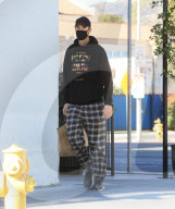 PREMIUM EXCLUSIVE Calvin Harris Steps Out To Shop While Still Rocking Pajamas