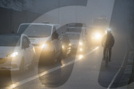 FEATURE - London erwacht im Nebel