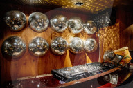 NEWS - Coronavirus: Geschlossene Restaurant, Cafes und Nachtclubs in Den Haag