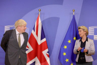 Boris Johnson meets with Ursula von Der Leyen