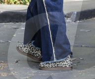 PREMIUM EXCLUSIVE Jessica Alba introducing her new platinum blonde for the holydays
