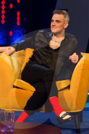PEOPLE - Robbie Williams tritt in der Jonathan Ross Show auf