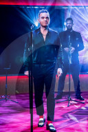PEOPLE - Robbie Williams tritt in der Jonathan Ross Show auf