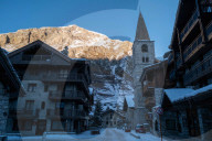 NEWS - Coronavirus: Skiort Val d'Isere im Lockdown