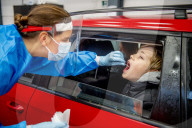 NEWS - Coronavirus:  Grösstes Corona-Testzentrum der Niederlande testet 7000 Personen am Tag