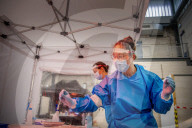 NEWS - Coronavirus:  Grösstes Corona-Testzentrum der Niederlande testet 7000 Personen am Tag
