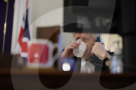 Boris Johnson briefs the Cabinet after his VDL call