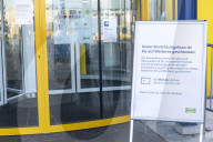 NEWS - Coronavirus:  Harter Lockdown in Sachsen -  Leere Plätze und Einkaufsstrassen in Chemnitz