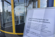 NEWS - Coronavirus:  Harter Lockdown in Sachsen -  Leere Plätze und Einkaufsstrassen in Chemnitz