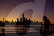 FEATURE - Die Skyline von Manhattan an einem klaren Wintertag