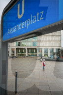 NEWS - Coronavirus: Lockdown am Berliner Alexanderplatz