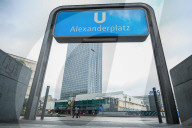 NEWS - Coronavirus: Lockdown am Berliner Alexanderplatz