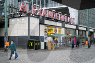NEWS - Coronavirus: Lockdown am Berliner Alexanderplatz