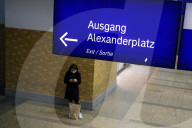 NEWS - Coronavirus: Lockdown am Berliner Alexanderplatz