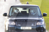 ROYALS - Prinz Andrew verlässt Schloss Windsor nach einem morgendlichen Ausritt