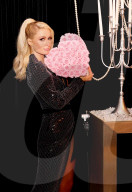 PEOPLE - Weihnächtliches Fotoshooting mit Paris Hilton und Carter Reum