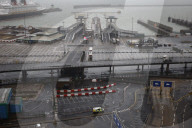 France blocks arrivals from UK