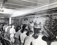 FEATURE - Archivbilder: So feierte das US-Militär während des Zweiten Weltkriegs Weihnachten feierte
