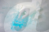 FEATURE - Kann virtzuell besucht werden: Das Icehotel im Norden Schwedens hat jedes Zimmer mit Eisskulpturen thematisiert