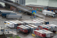 NEWS - Coronavirus: LKWs stauen sich an der Kanalküste im Süden Englands