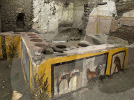 Archaeologists discover ancient 'Street Food Shop' - Pompeii
